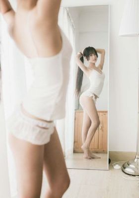 蓝光真人实拍女处被破的导演和主演_剧情片动漫免费观看